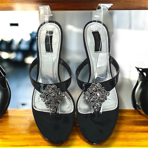 White House Black Market Shoes - WHITE HOUSE BLACK MARKET Lilly Jewel Thong Sandals Kitten Heel, size 6.5, shoes